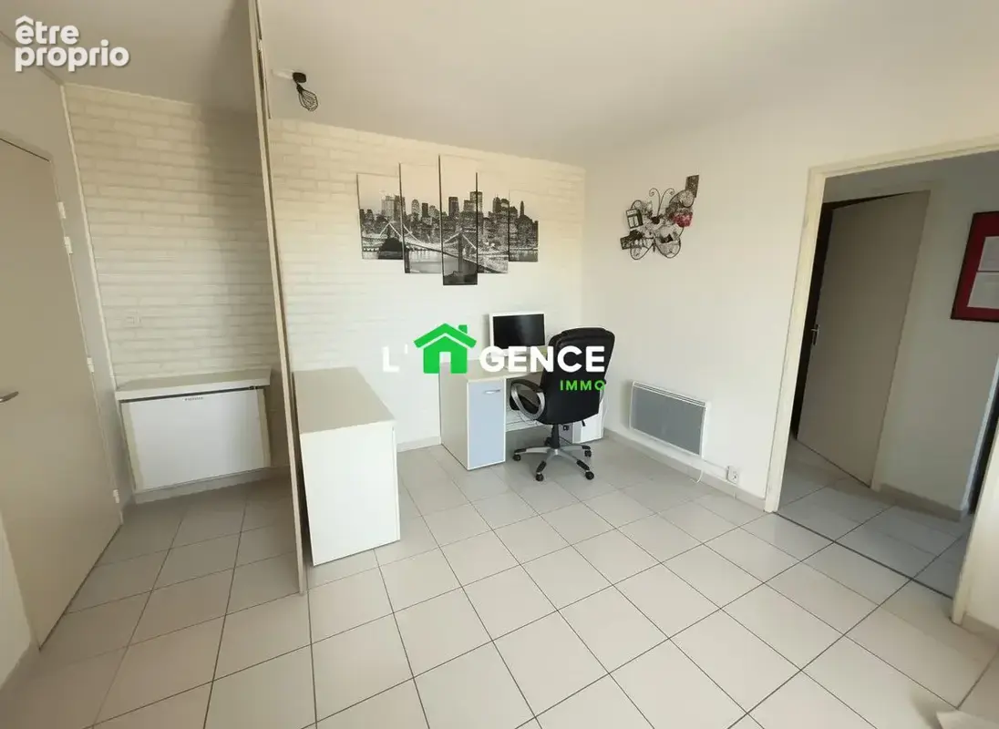 Appartement 2 pièces 45 m² à vendre à Istres (13800) - photo 3