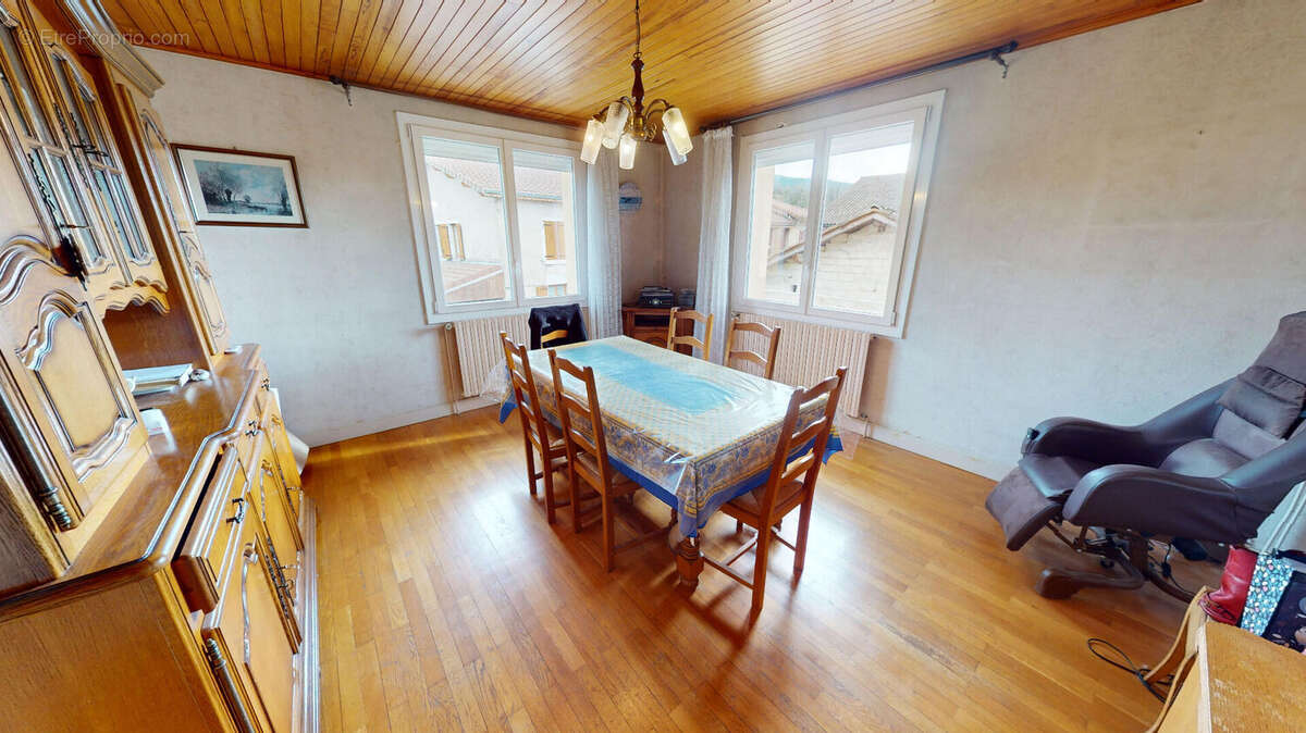 Maison à VIEU-D'IZENAVE