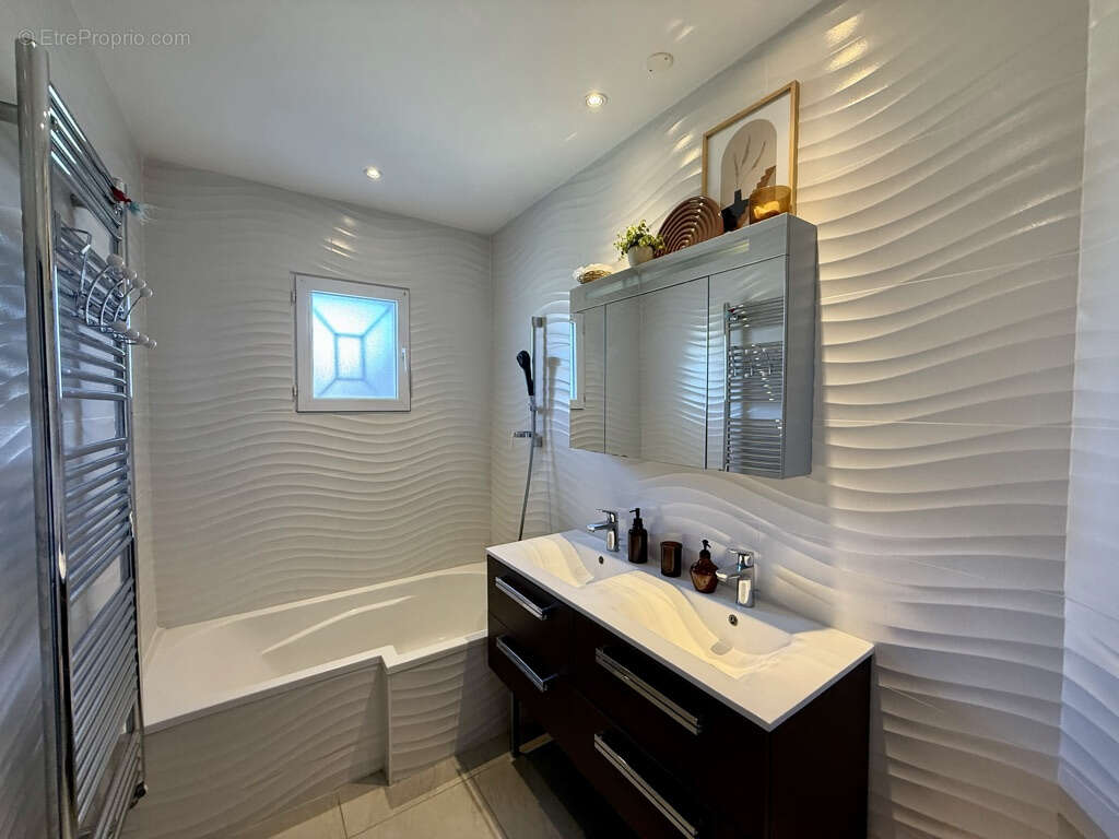 Maison à PORTES-LES-VALENCE