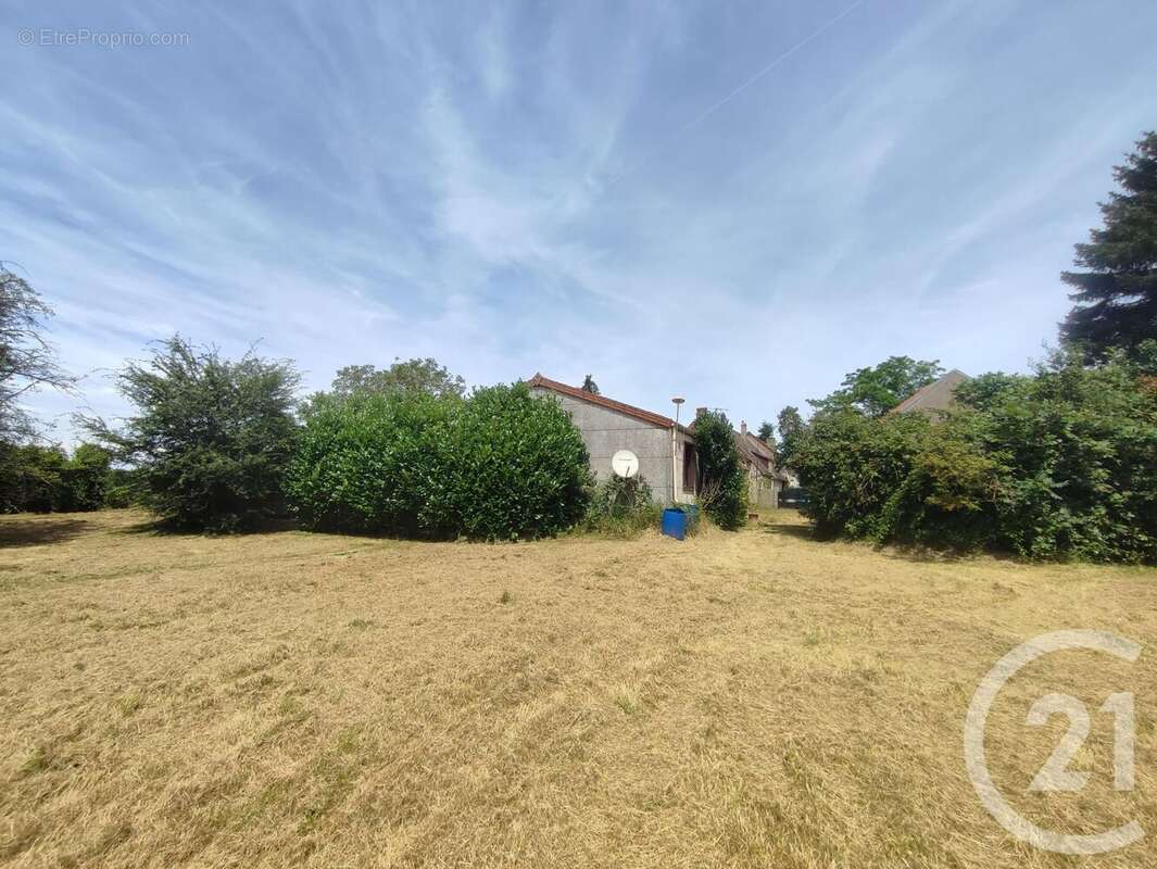 Maison à SUILLY-LA-TOUR