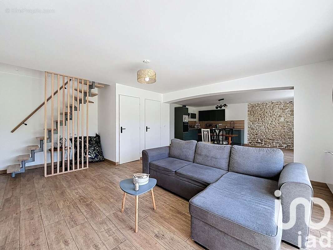 Photo 3 - Maison à SAINT-CHRISTOLY-DE-BLAYE