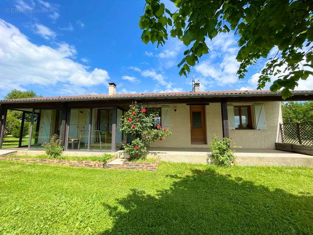 Maison à NADAILLAC