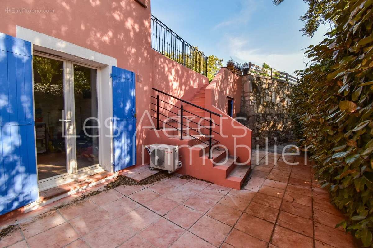 Maison à LES ADRETS-DE-L'ESTEREL