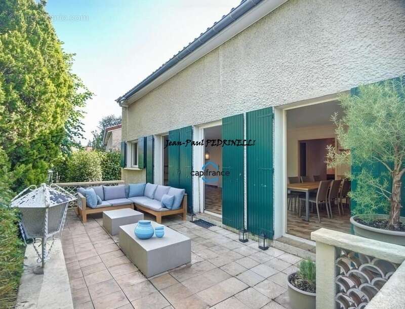 Maison à SAINT-GENIS-LAVAL