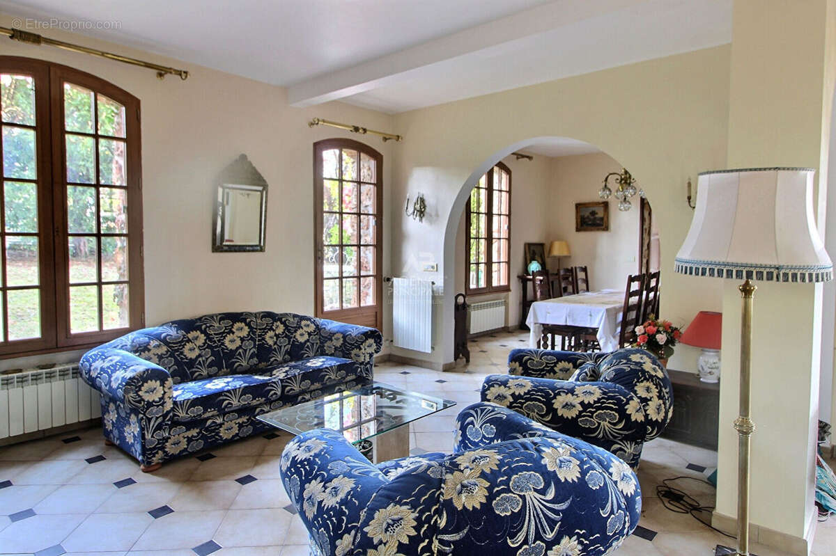 Maison à VERNEUIL-SUR-SEINE