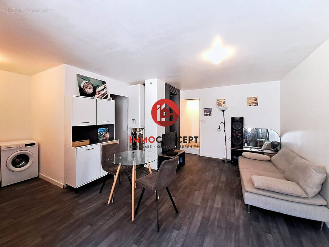 Appartement à ROQUEMAURE