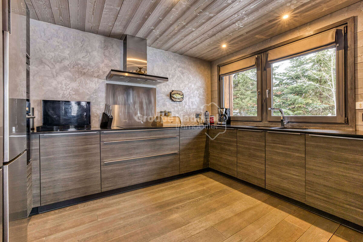 Maison à DEMI-QUARTIER