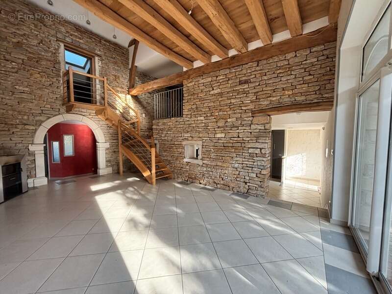 Maison à vendre 5 pièces (71390) - 180 m² - 3 Chambres - photo 2