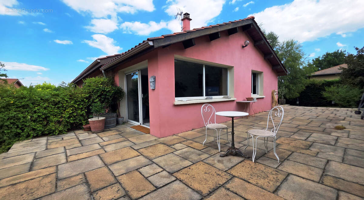 Maison à MARENNES