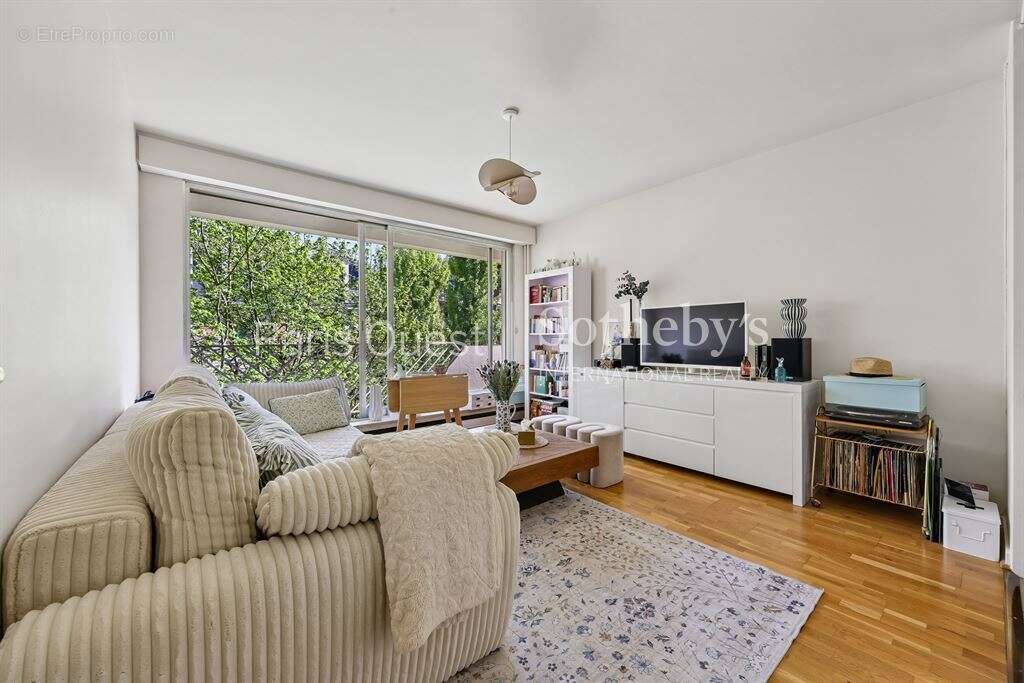 Appartement à NEUILLY-SUR-SEINE