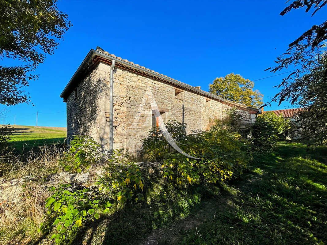 Maison à MONTAIGU-DE-QUERCY