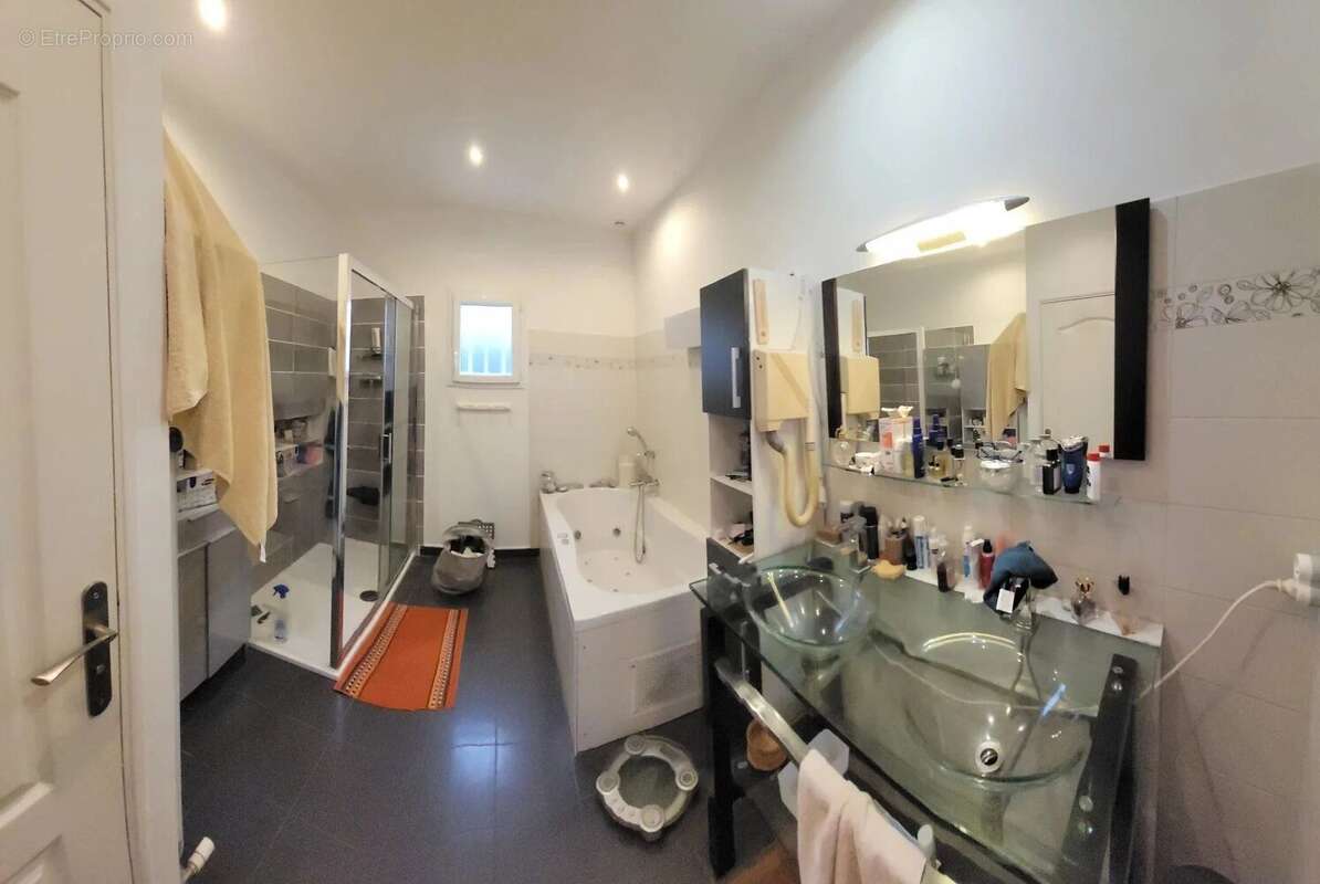 Maison à SAINT-PARIZE-LE-CHATEL