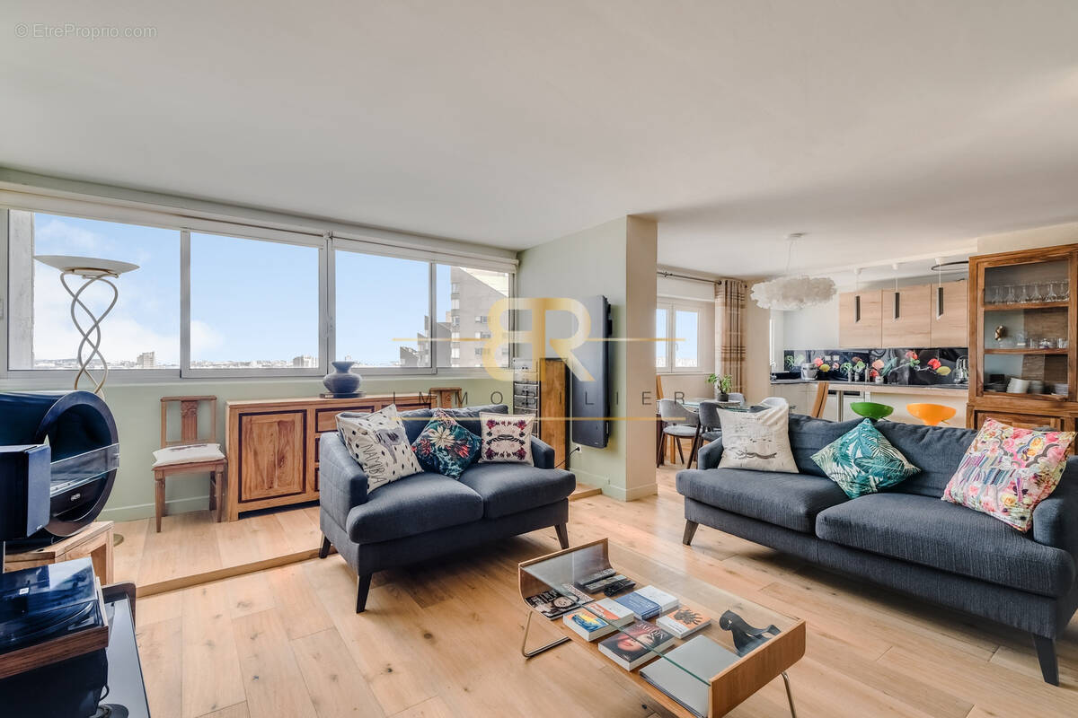 Appartement à COURBEVOIE