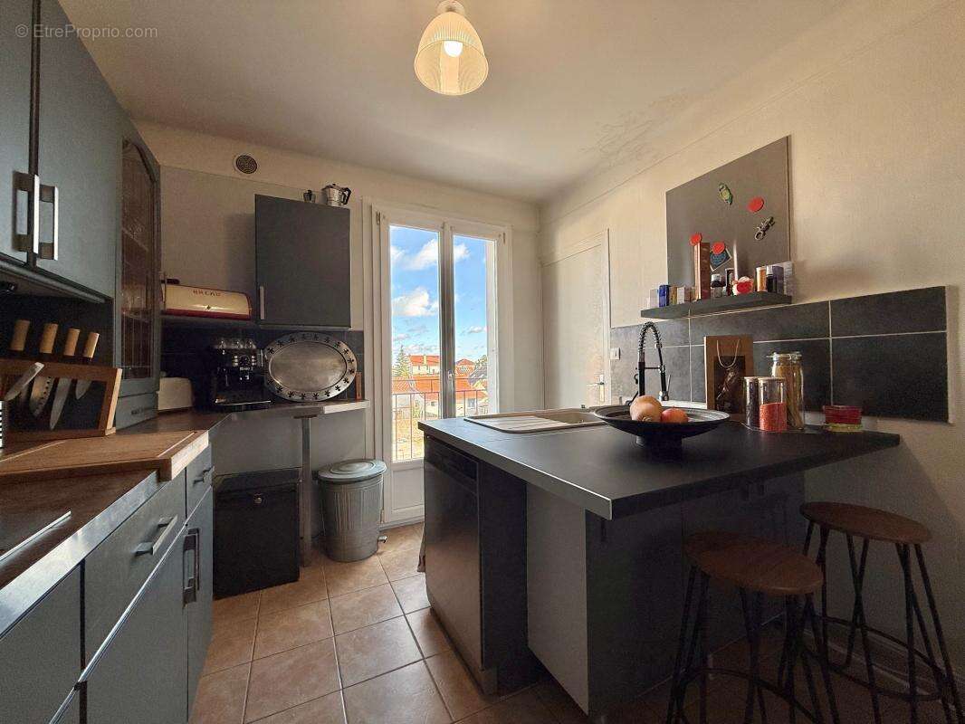 Appartement à CHENOVE