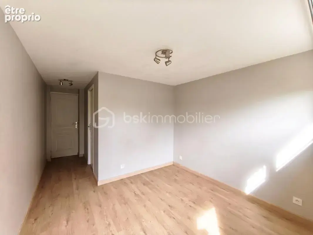 Charmant Appartement de 30 m² avec jardinet Privatif, cave et parking à Montigny-sur-Loing, Proche Gare - photo 5