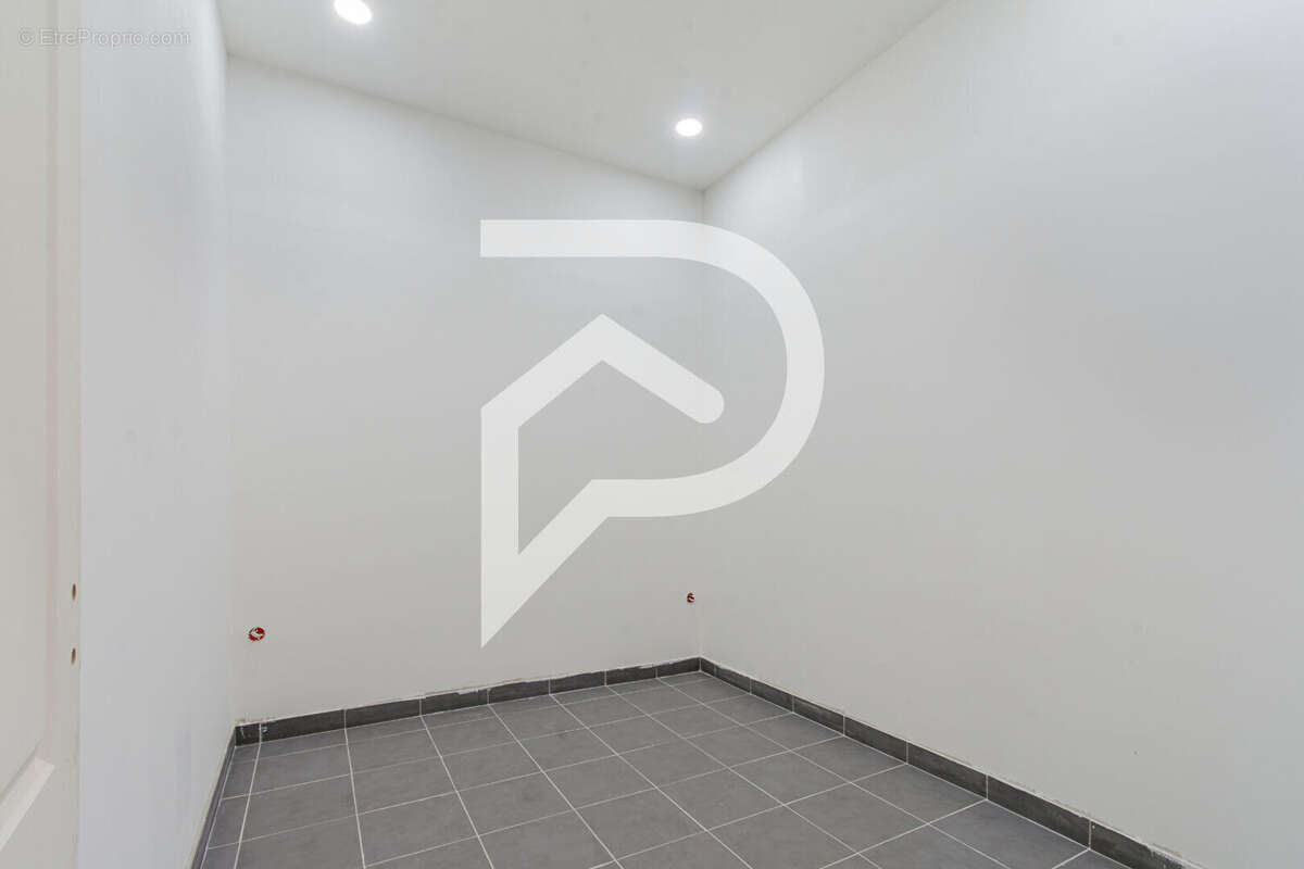 Commerce à MARSEILLE-6E