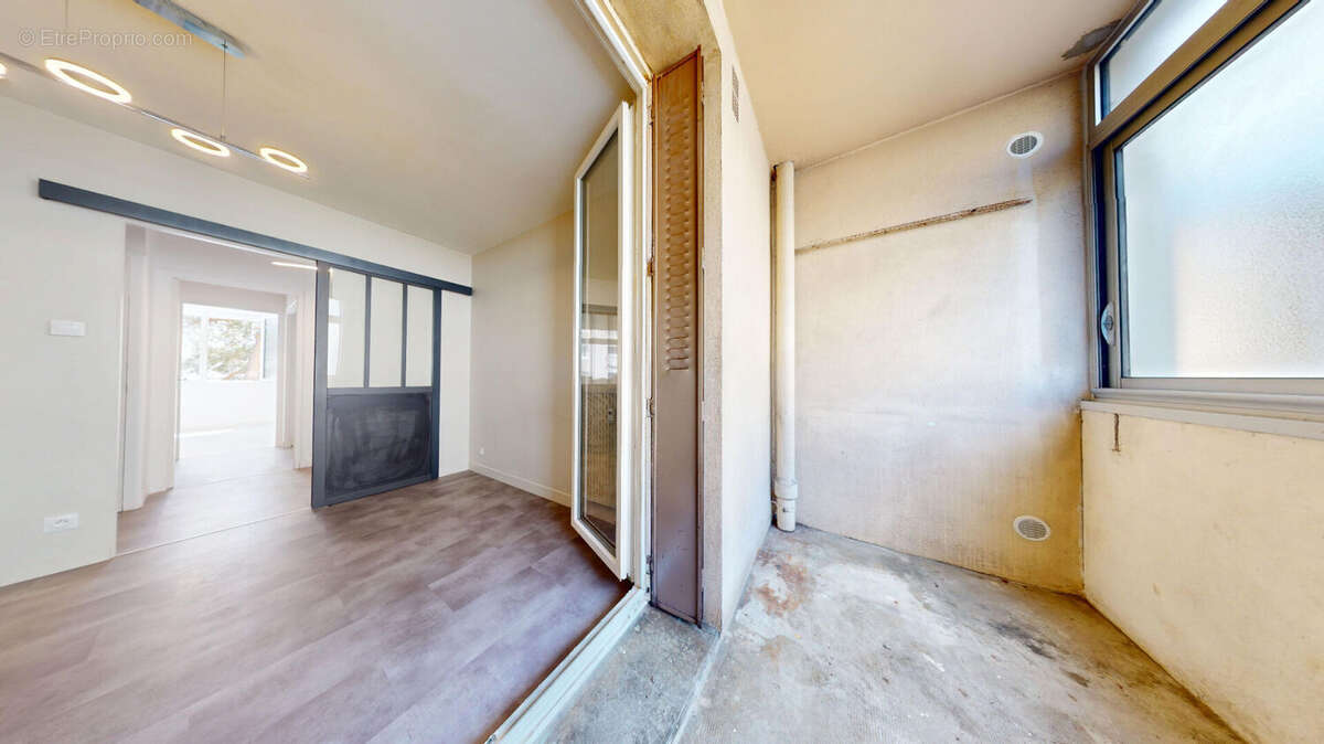 Appartement à SAINT-MARTIN-D'HERES