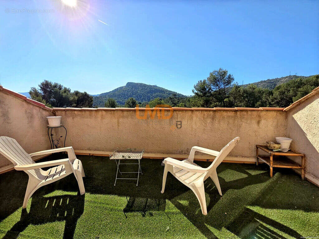 Propriété avec piscine et espace boisé - photo 5