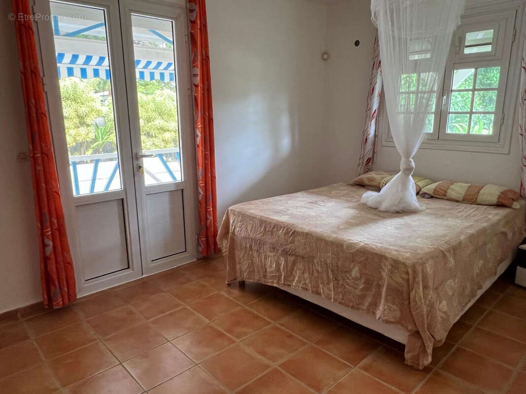 Belle villa F4-F5 à vendre à Saint-Claude avec belle vue montagne en EXCLUSIVITÉ - photo 10