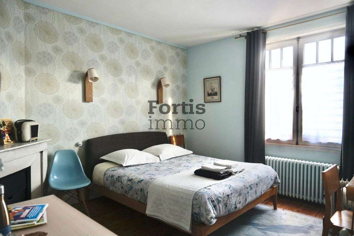 Maison à COUCY-LE-CHATEAU-AUFFRIQUE