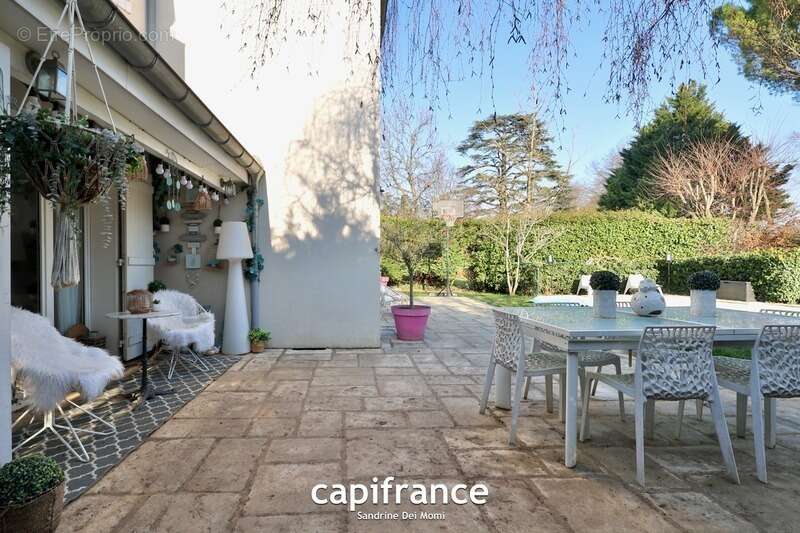 Maison à TASSIN-LA-DEMI-LUNE