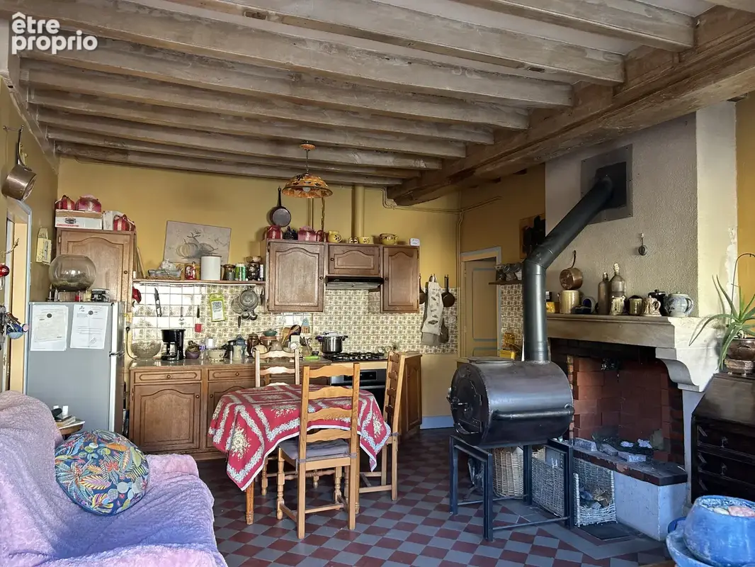 Maison ancienne avec dépendance + maisonnette, garage, cour et jardin - photo 4