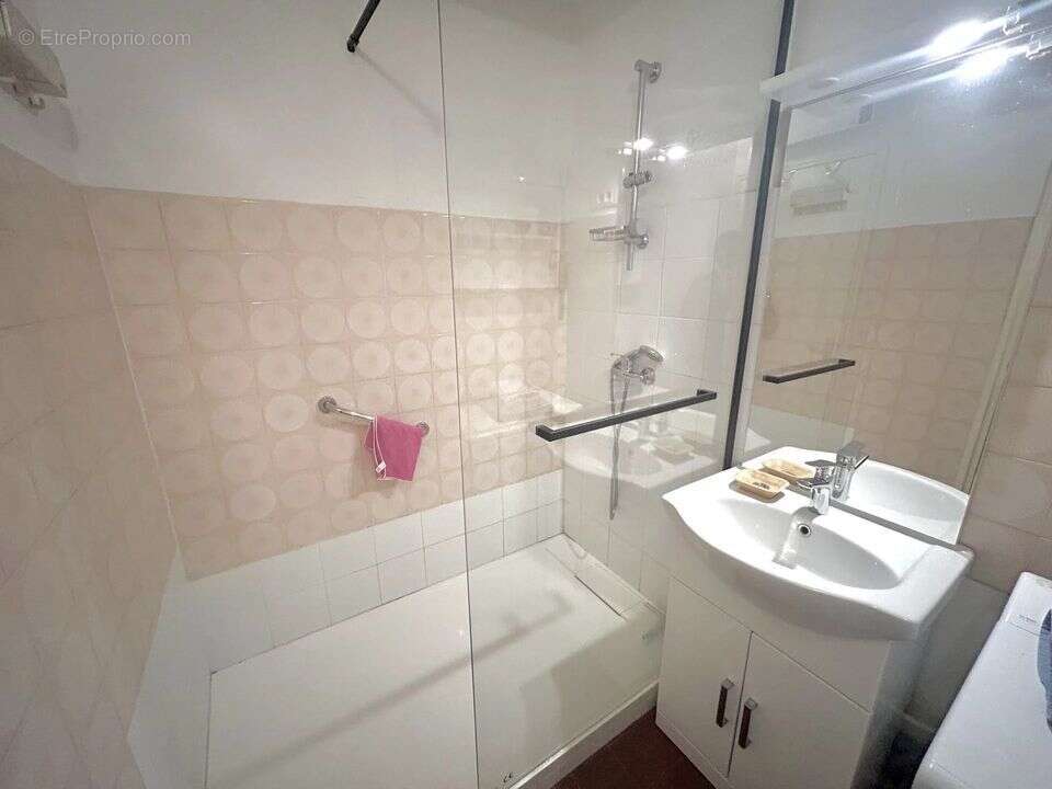 Appartement à GREOUX-LES-BAINS