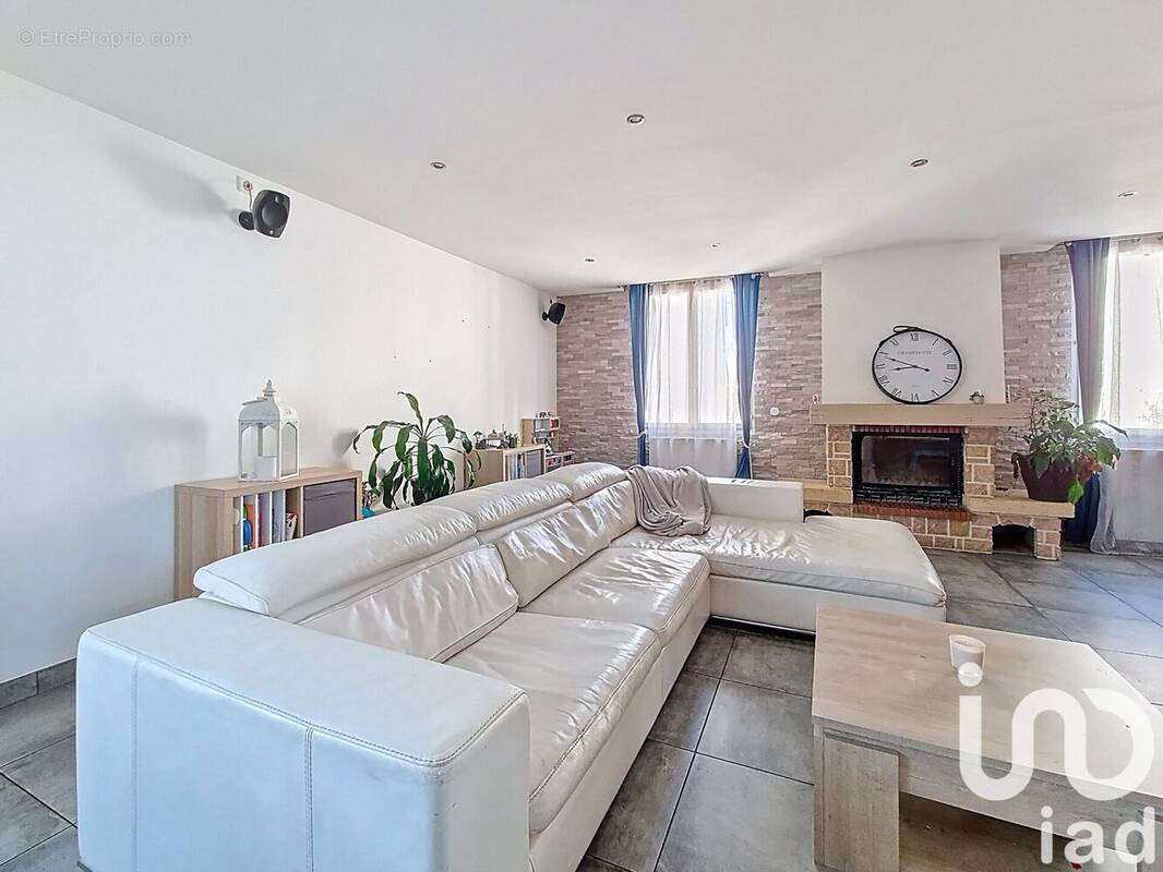 Photo 1 - Maison à SARTROUVILLE