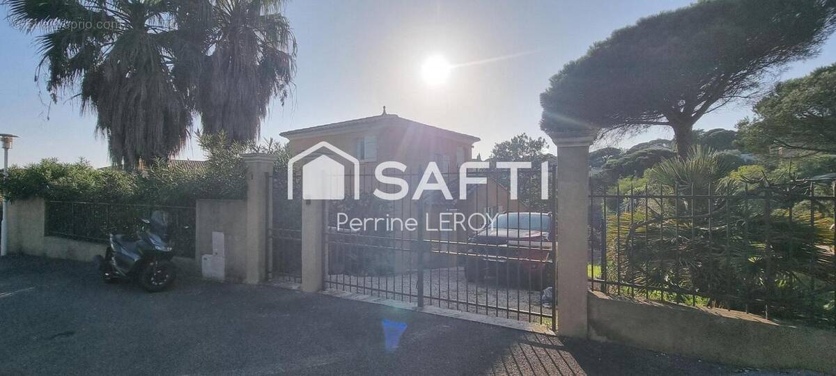 Photo 1 - Maison à ROQUEBRUNE-SUR-ARGENS