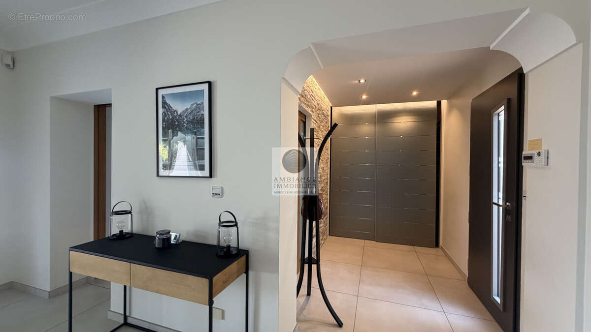 L'élégance d'une maison d'architecte face à la tour de Crest - photo 25