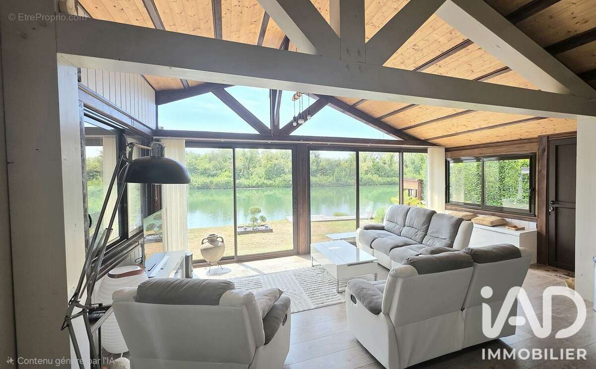 102 m² à Saint-Sauveur-Les-Bray  - photo 4