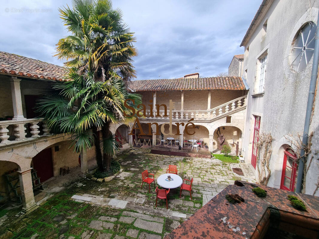 Maison à LA ROCHEFOUCAULD