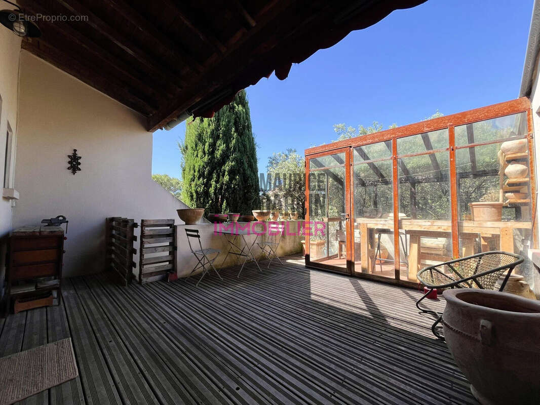 Appartement à CHATEAUNEUF-DE-GADAGNE