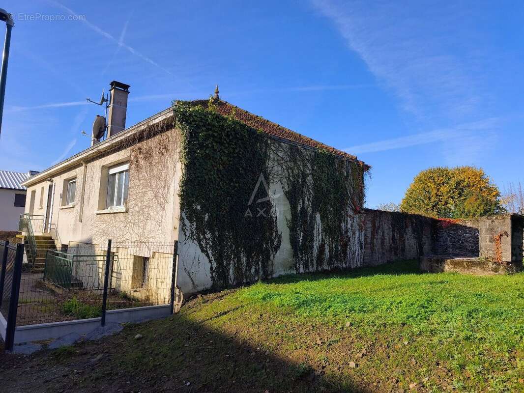 Maison à LES HERBIERS