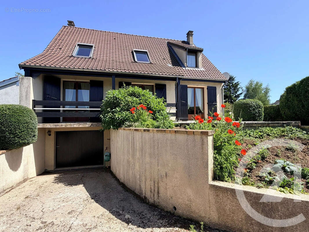 Maison à THORIGNY-SUR-MARNE
