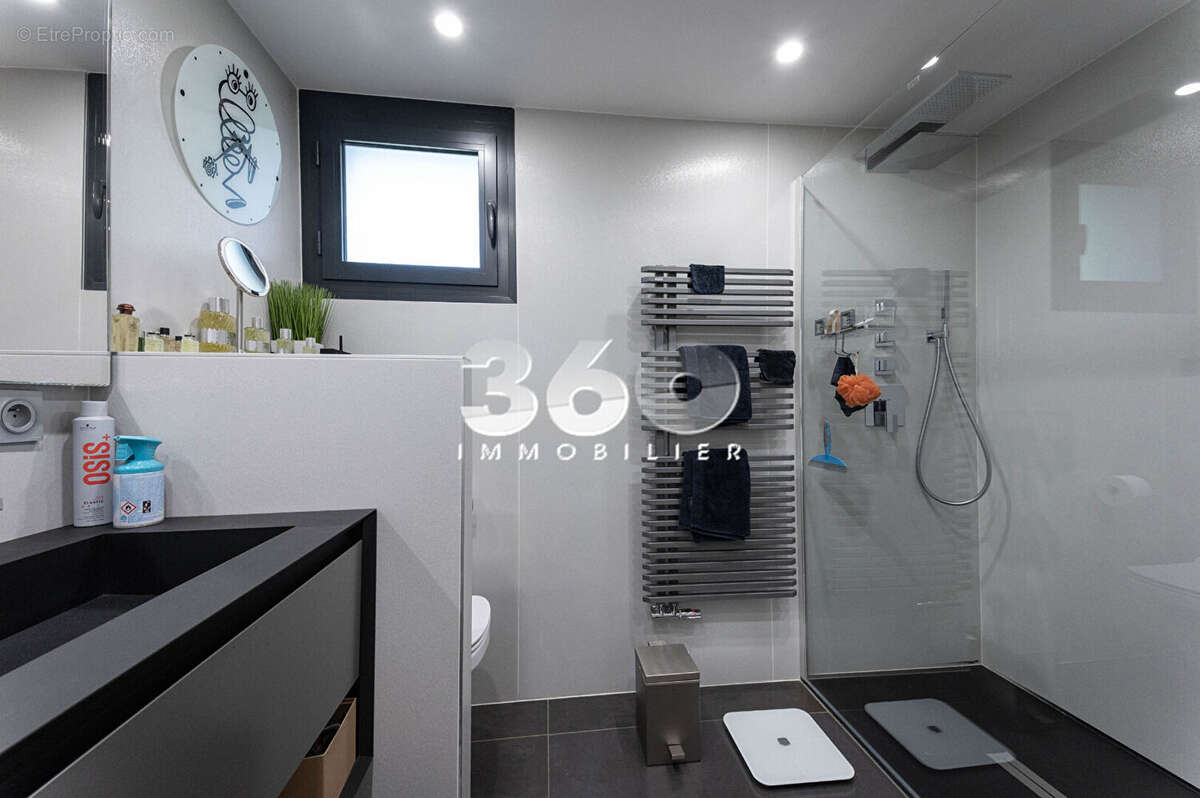 Appartement à BRISON-SAINT-INNOCENT