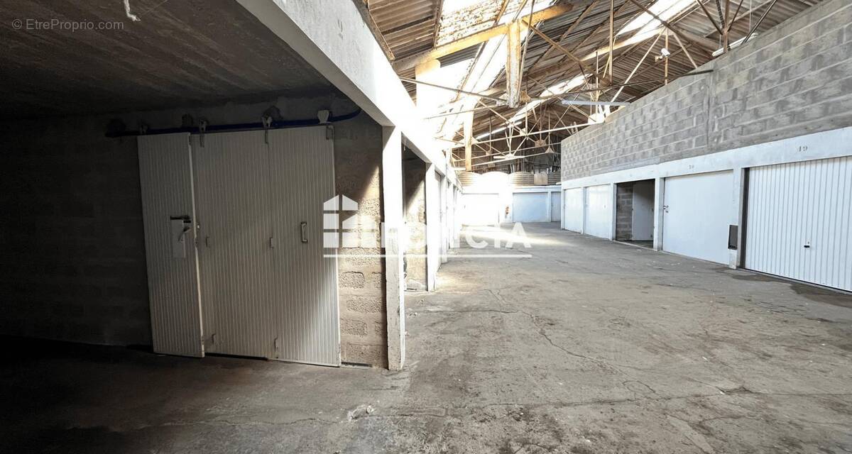 Parking à LES SABLES-D&#039;OLONNE