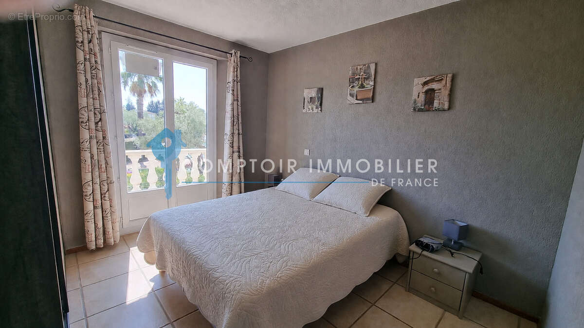 VAR (83) - À VENDRE - VIDAUBAN - Villa 3 chambres dans un domaine hôtelier sécurisé - photo 8