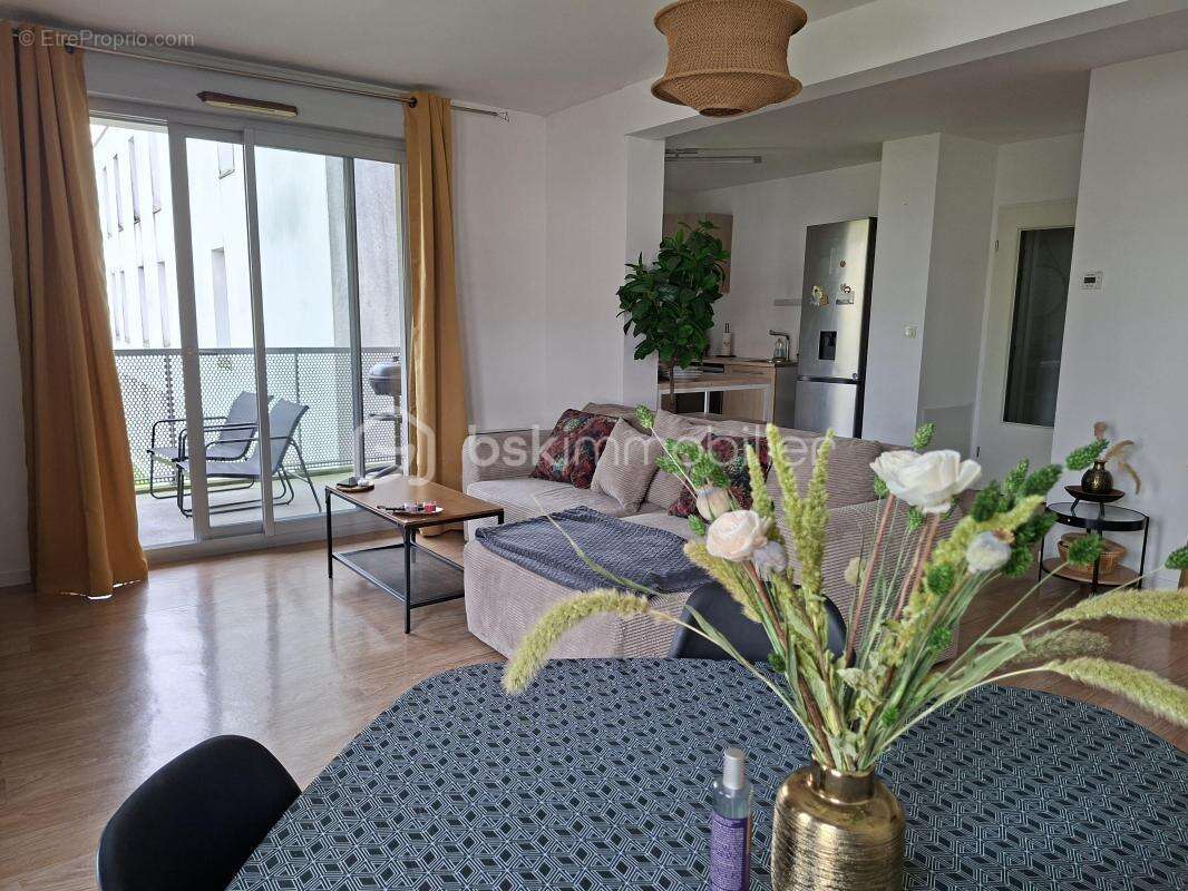 Appartement à SAINTE-LUCE-SUR-LOIRE