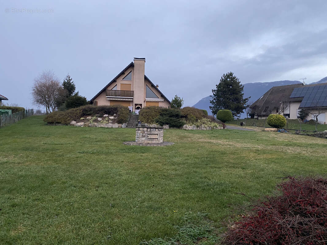 Terrain à LES MARCHES