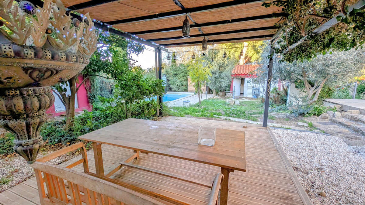 Maison à LAROQUE-DES-ALBERES