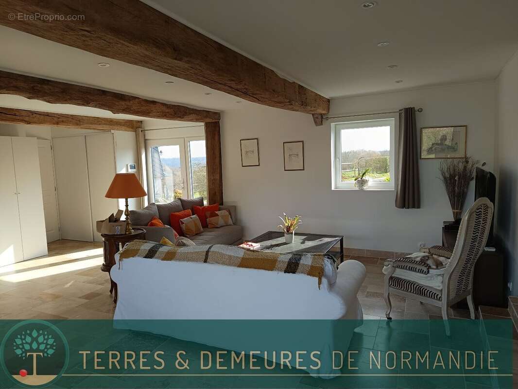 Maison à PONT-L&#039;EVEQUE