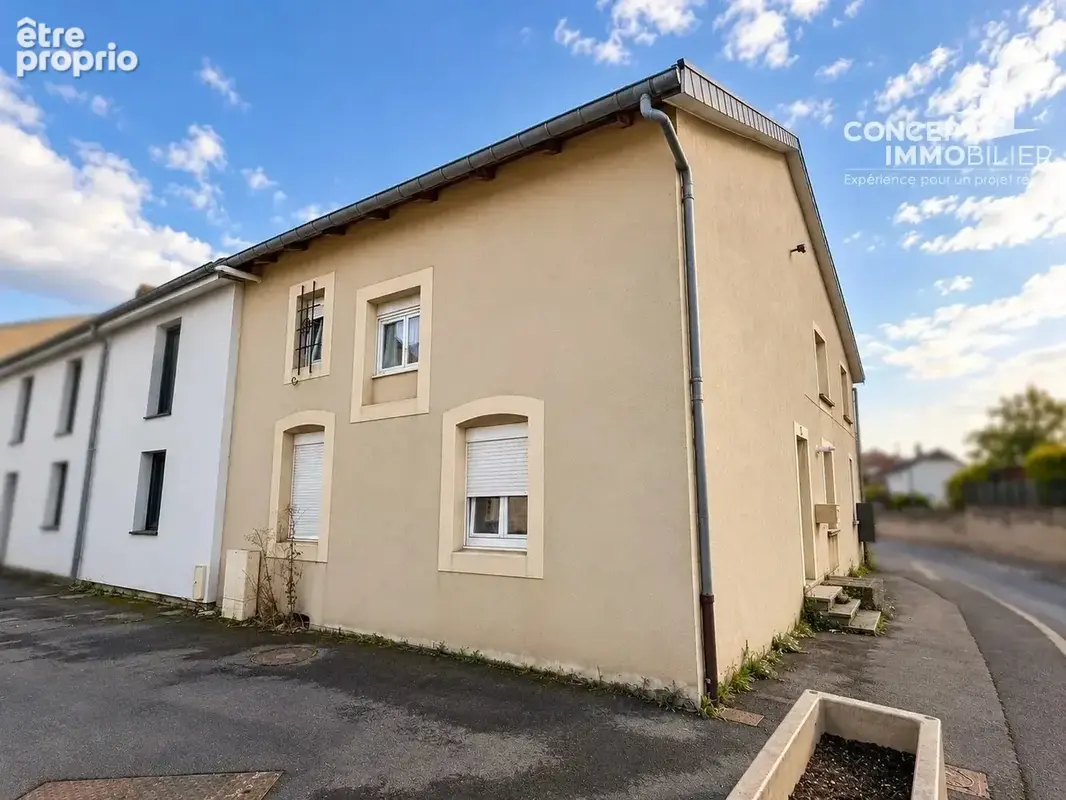 Immeuble de rapport rénové – 3 appartements - photo 2