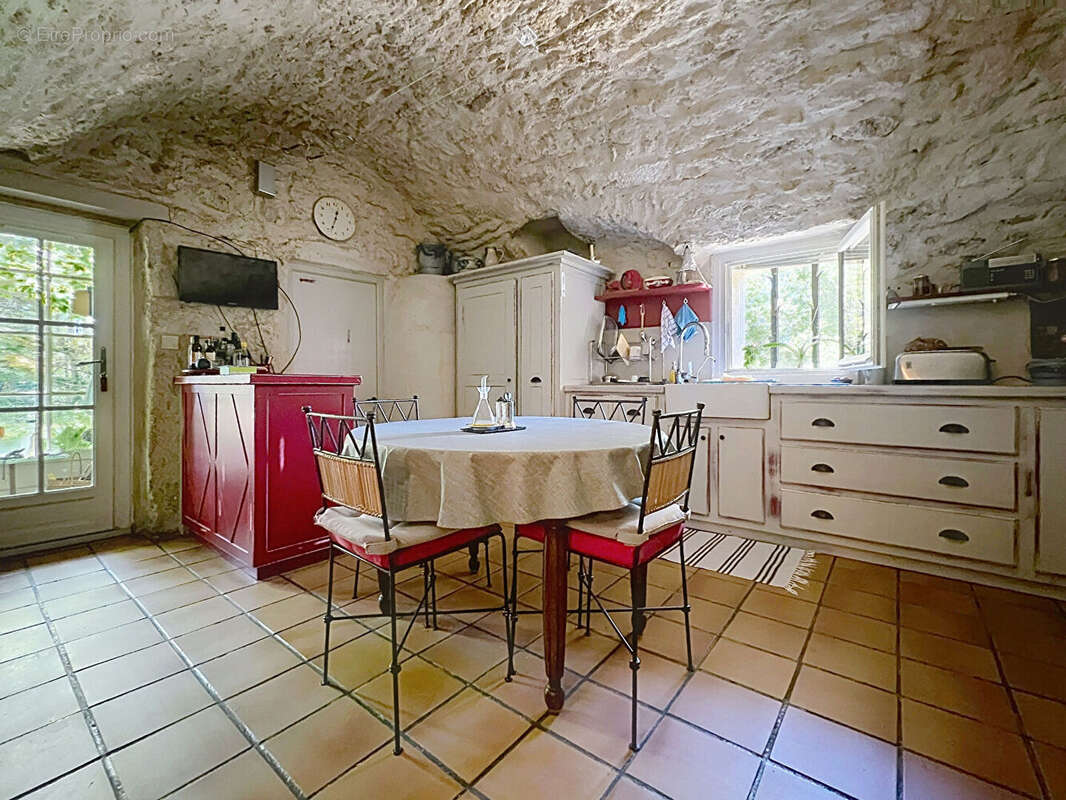 Maison à CABRIERES-D'AIGUES