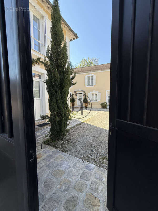 Maison à VULAINES-SUR-SEINE