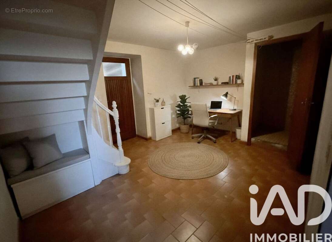 Photo 6