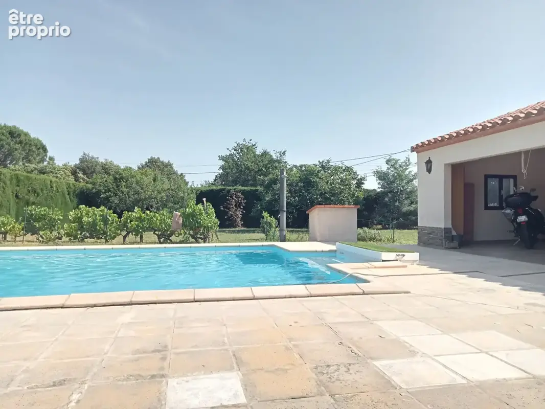 Beau terrain à construire, avec habitation et grande piscine - photo 9