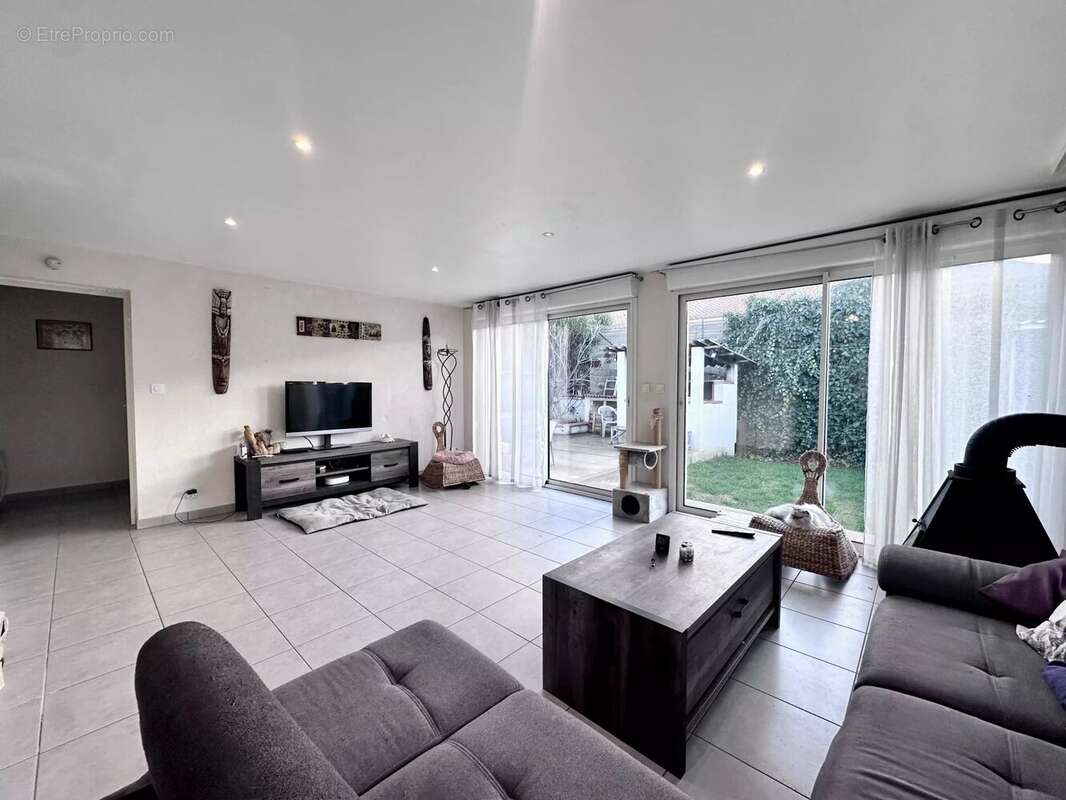 Maison à VILLELONGUE-DELS-MONTS