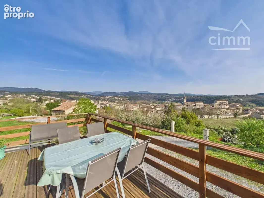 Vue panoramique à Joyeuse : 4CH, tranquillité et très belles prestations - photo 4