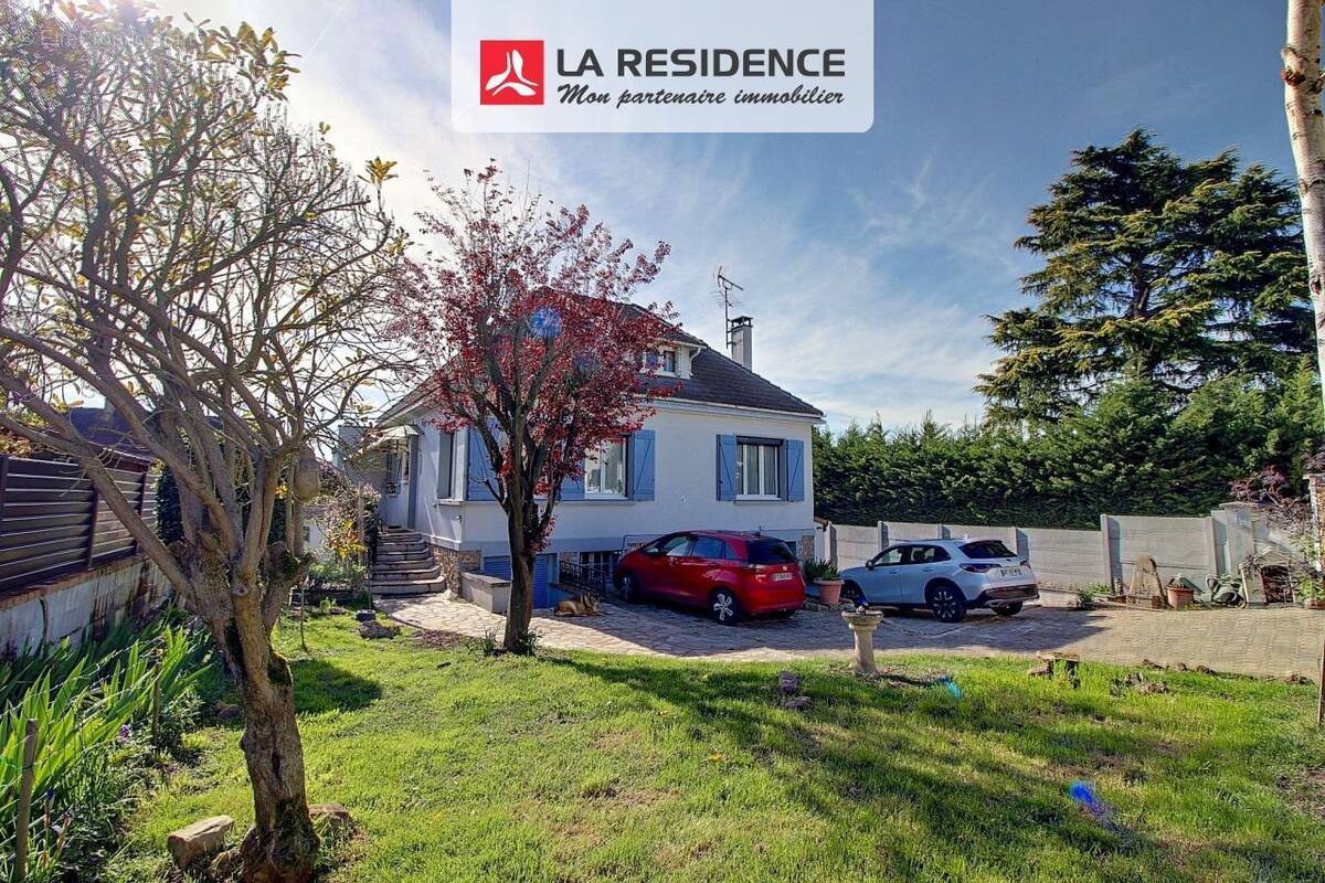 Maison à MORAINVILLIERS